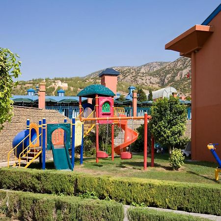Spa Hotel Colossae Thermal Karahayit  Екстер'єр фото Playground at the hotel