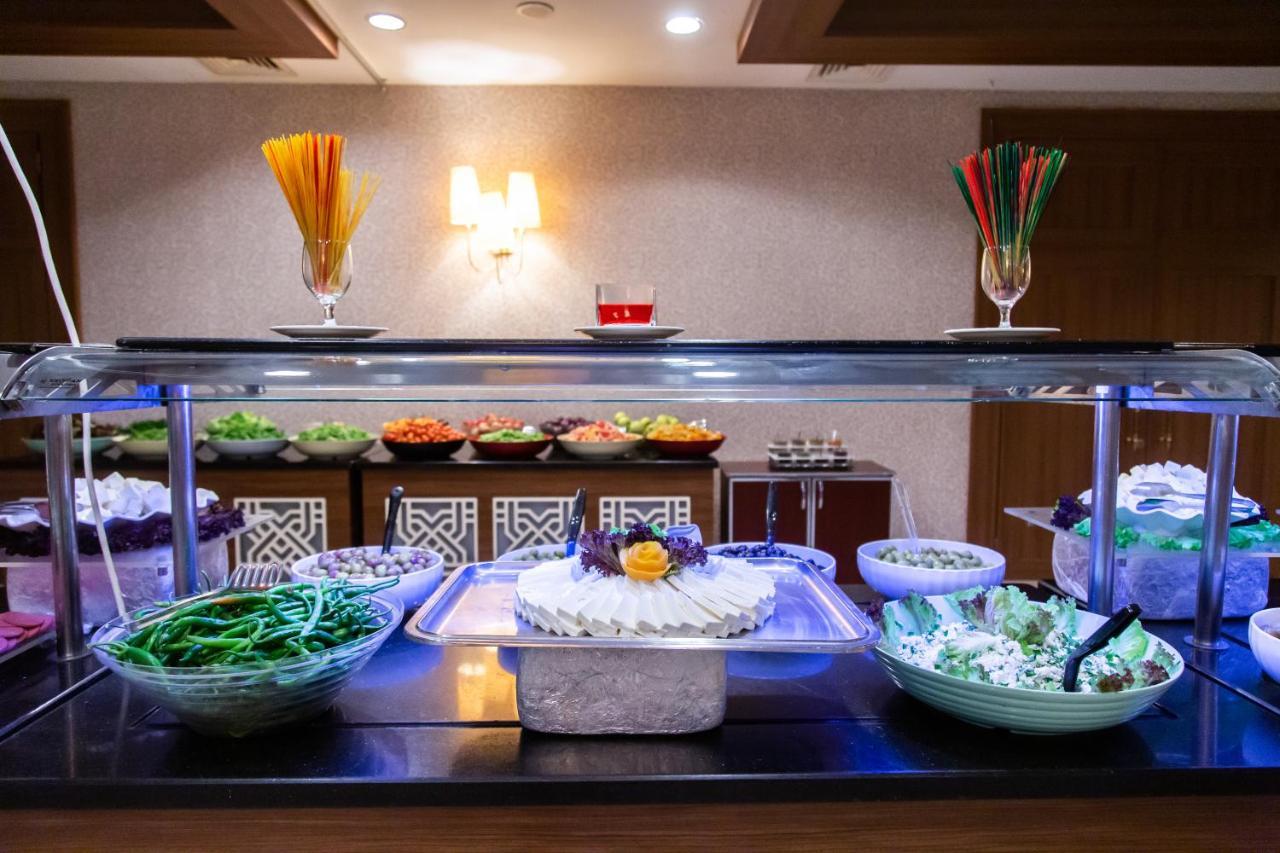 Spa Hotel Colossae Thermal Karahayit  Екстер'єр фото A salad bar