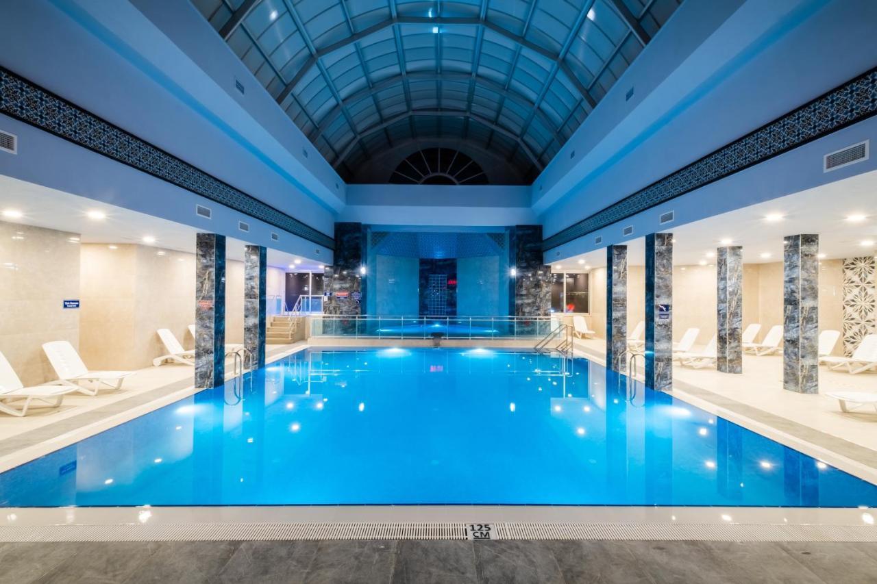Spa Hotel Colossae Thermal Karahayit  Екстер'єр фото The swimming pool at the hotel