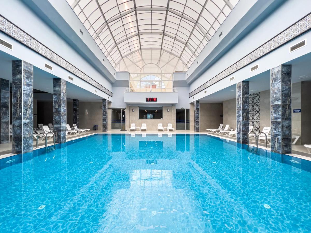 Spa Hotel Colossae Thermal Karahayit  Екстер'єр фото The swimming pool at the hotel
