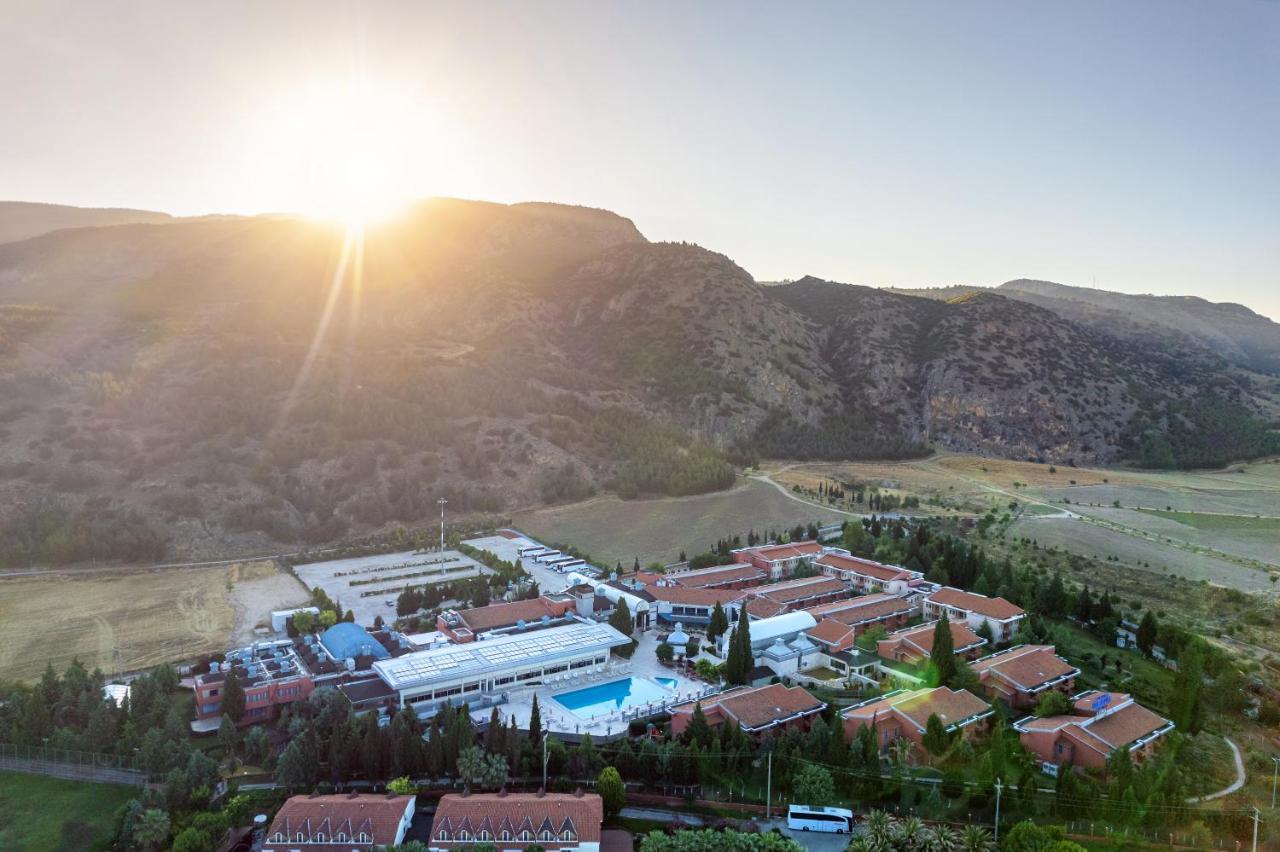 Spa Hotel Colossae Thermal Karahayit  Екстер'єр фото Aerial view of the campus