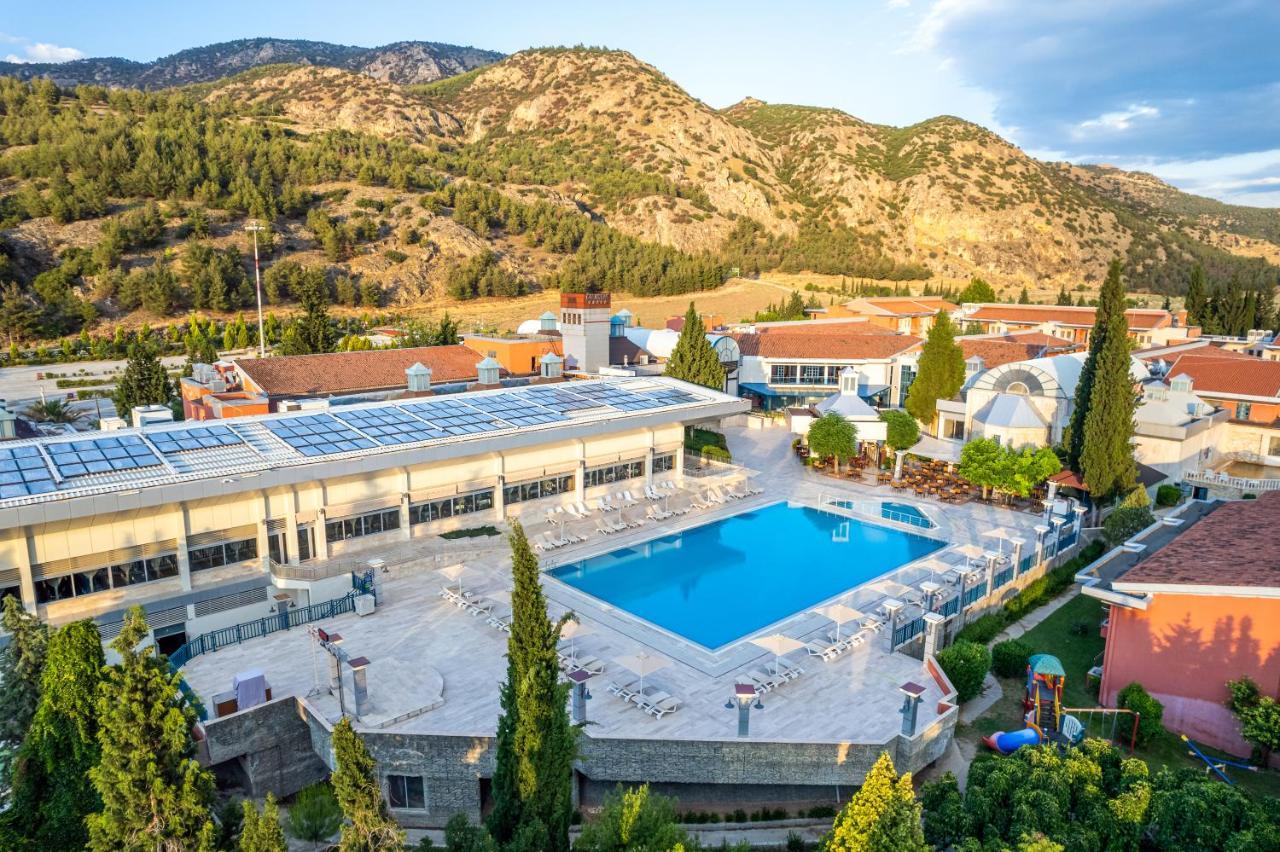 Spa Hotel Colossae Thermal Karahayit  Екстер'єр фото The campus of the University of Patras