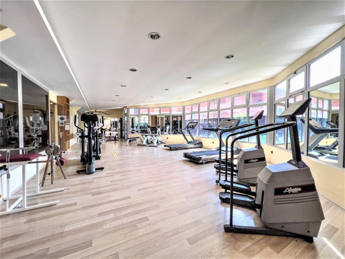 Spa Hotel Colossae Thermal Karahayit  Екстер'єр фото The gym at the hotel