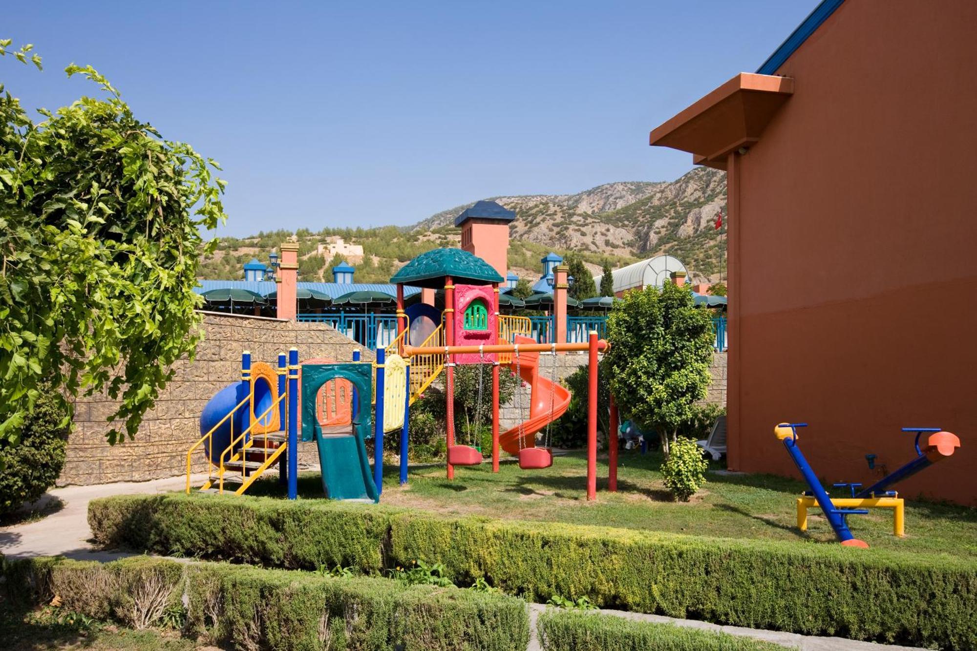 Spa Hotel Colossae Thermal Karahayit  Екстер'єр фото Playground at the hotel